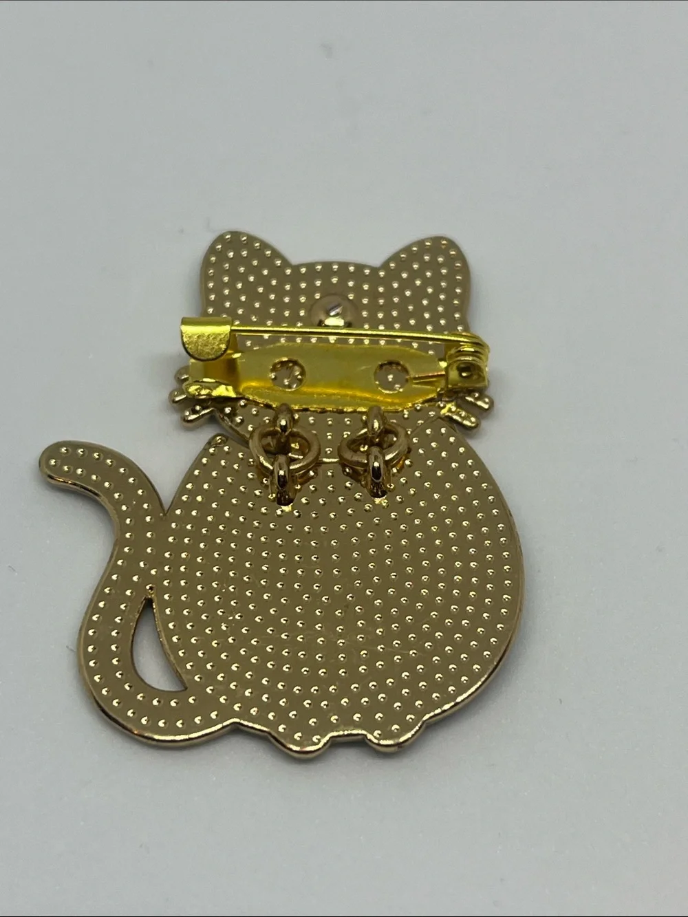 Green & Black Cat Medal Brooch - Decorative Pet-Themed Accessory Hand Crafted